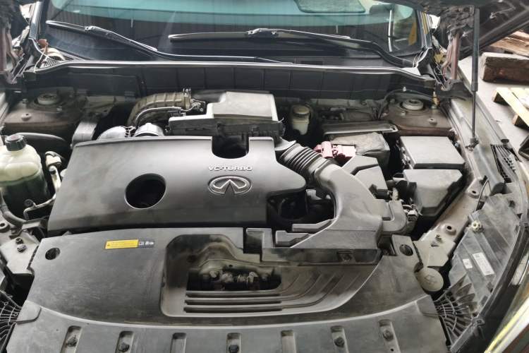 Used Infiniti QX50 2020 2.0T Two-Wheel Drive Fashion Edition Engine Bay Left
