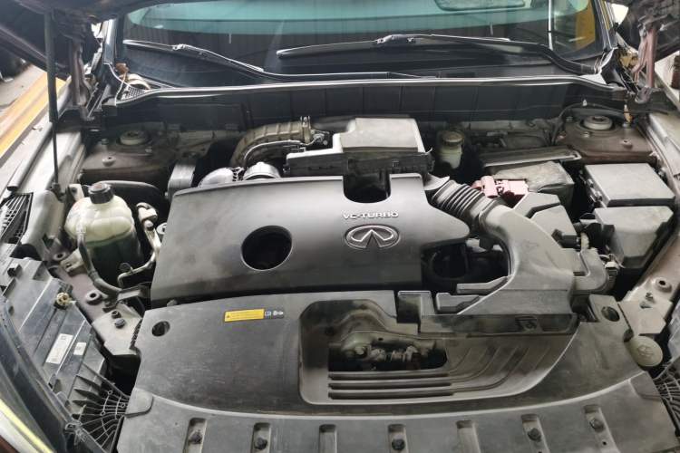 Used Infiniti QX50 2020 2.0T Two-Wheel Drive Fashion Edition Engine Bay Right