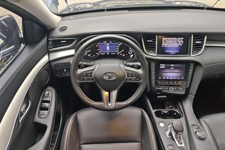 Used Infiniti QX50 2020 2.0T All-Wheel-Drive Elite Version Steering Wheel
