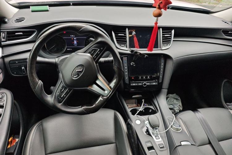 Used Infiniti QX50 2020 Revised Version 2.0T Two-Wheel Drive Fashion Edition Center Console