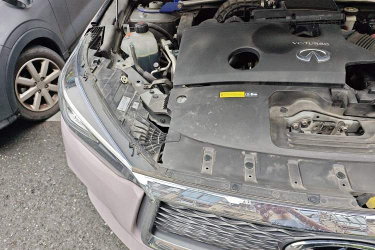 Used Infiniti QX50 2020 Revised Version 2.0T Two-Wheel Drive Fashion Edition Engine Bay Right
