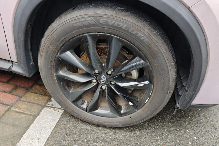 Used Infiniti QX50 2020 Revised Version 2.0T Two-Wheel Drive Fashion Edition Right Front Wheel Hub