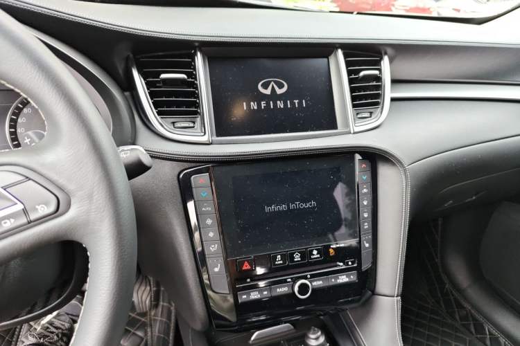 Used Infiniti QX50 2020 2.0T Two-Wheel Drive Fashion Edition Audio And AC Panel