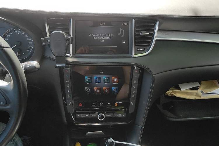 Used Infiniti QX50 2020 2.0T Two-Wheel Drive Fashion Edition Audio And AC Panel