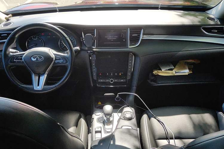 Used Infiniti QX50 2020 2.0T Two-Wheel Drive Fashion Edition Center Console