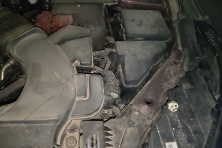 Used Infiniti QX50 2020 2.0T All-Wheel-Drive Elite Version Engine Bay Left