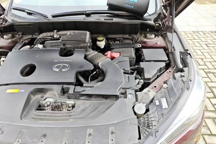 Used Infiniti QX50 2020 2.0T Two-Wheel Drive Fashion Edition Engine Bay Left