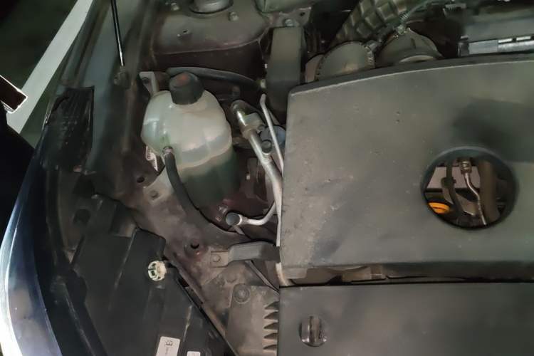 Used Infiniti QX50 2020 2.0T All-Wheel-Drive Elite Version Engine Bay Right