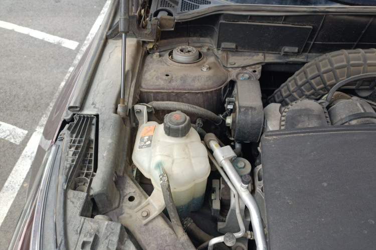 Used Infiniti QX50 2020 2.0T All-Wheel-Drive Elite Version Engine Bay Right
