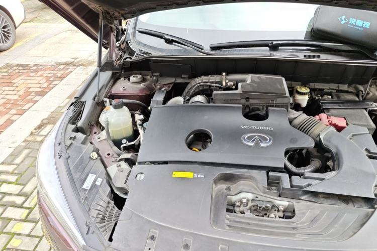 Used Infiniti QX50 2020 2.0T Two-Wheel Drive Fashion Edition Engine Bay Right
