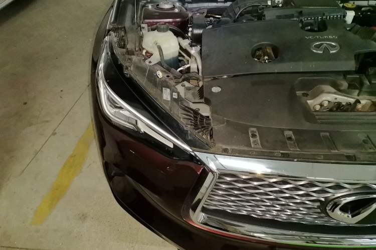 Used Infiniti QX50 2020 Revised Version 2.0T All-Wheel Drive Elite Edition Engine Bay Right