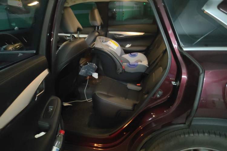 Used Infiniti QX50 2020 2.0T All-Wheel-Drive Elite Version Left Rear Seat