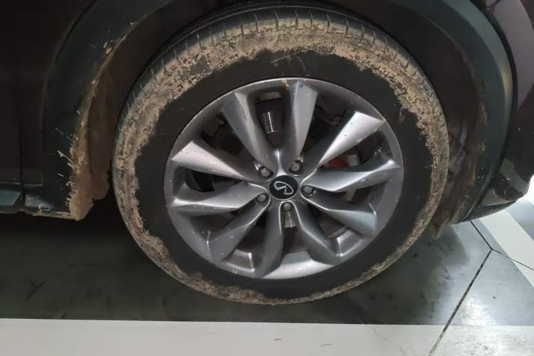 Used Infiniti QX50 2020 2.0T All-Wheel-Drive Elite Version Right Front Wheel Hub