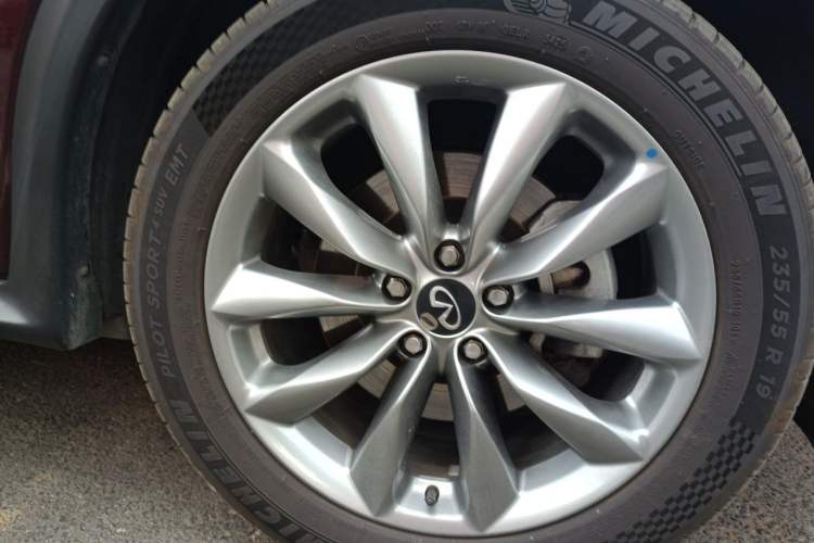 Used Infiniti QX50 2020 2.0T All-Wheel-Drive Elite Version Right Front Wheel Hub
