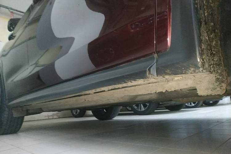 Used Infiniti QX50 2020 Revised Version 2.0T Four-Wheel Drive Smart Edition Right Side Sill