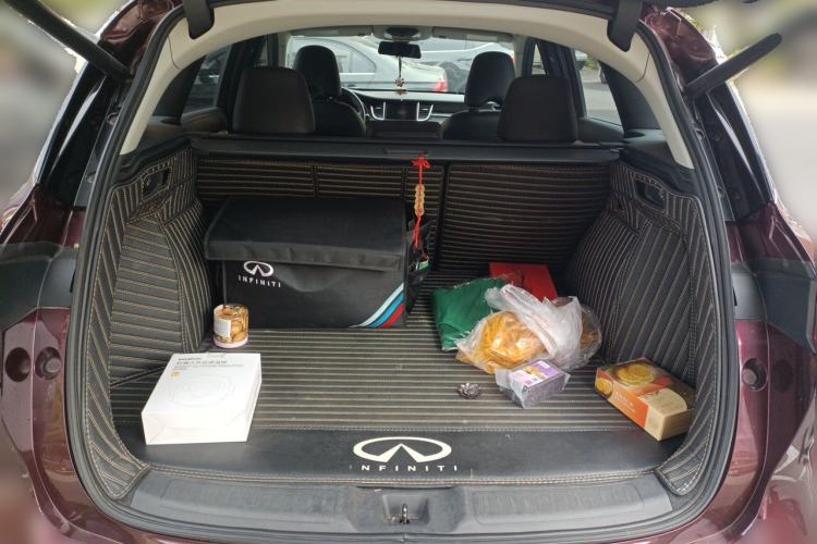 Used Infiniti QX50 2020 2.0T All-Wheel-Drive Elite Version Trunk