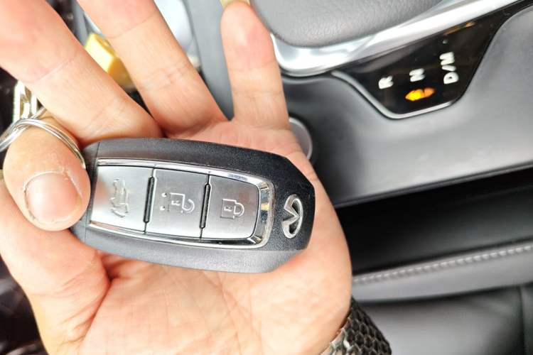 Used Infiniti QX50 2020 2.0T Two-Wheel Drive Fashion Edition Vehicle Key