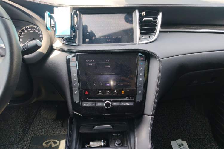 Used Infiniti QX50 2020 2.0T All-Wheel-Drive Elite Version Audio And AC Panel