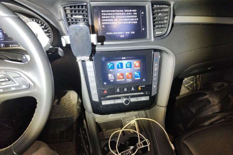 Used Infiniti QX50 2020 2.0T Two-Wheel Drive Fashion Edition Audio And AC Panel