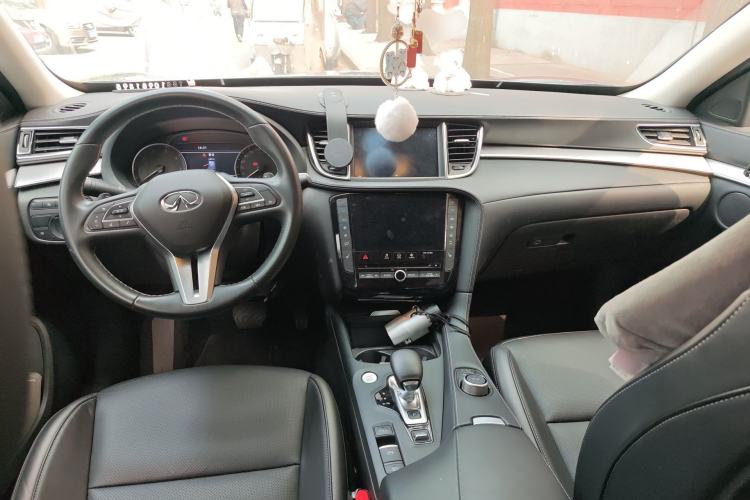 Used Infiniti QX50 2020 2.0T All-Wheel-Drive Elite Version Center Console