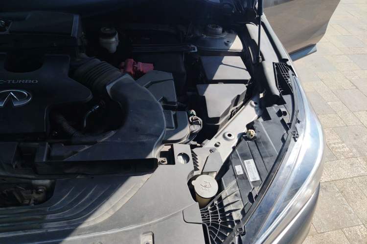 Used Infiniti QX50 2020 2.0T All-Wheel-Drive Elite Version Engine Bay Left