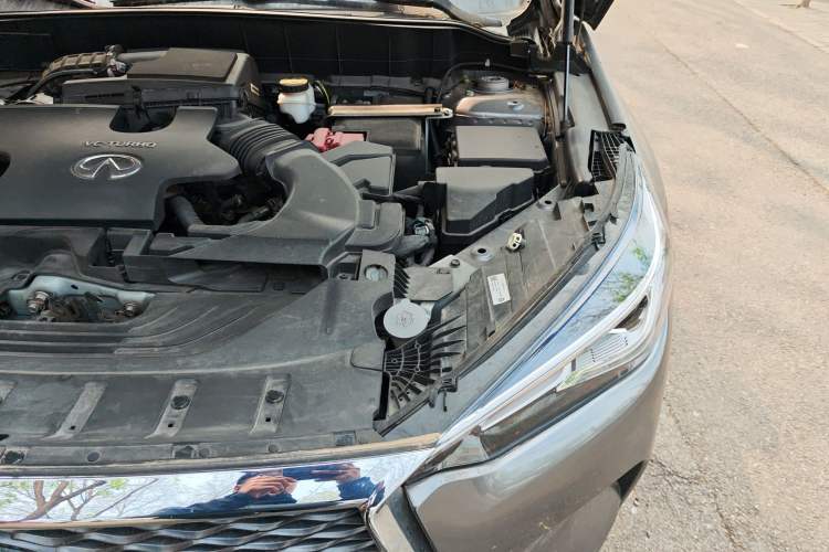 Used Infiniti QX50 2020 2.0T All-Wheel-Drive Elite Version Engine Bay Left