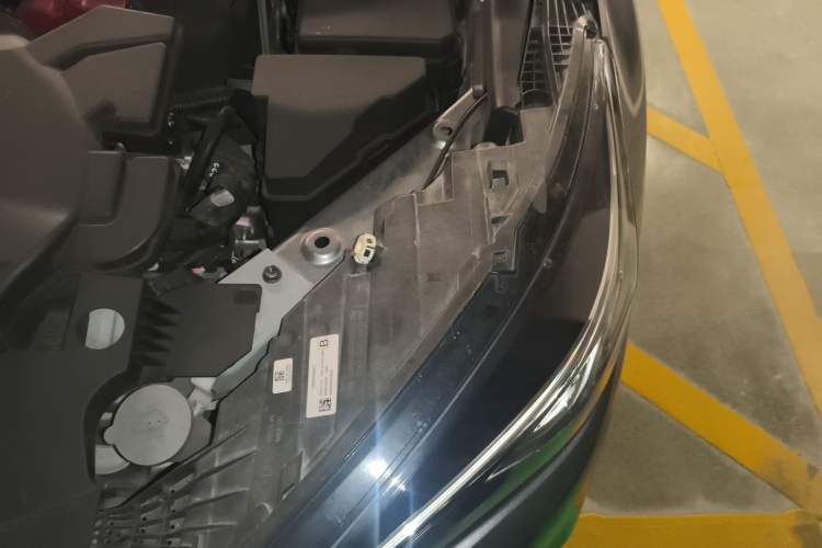 Used Infiniti QX50 2020 2.0T All-Wheel-Drive Elite Version Engine Bay Left