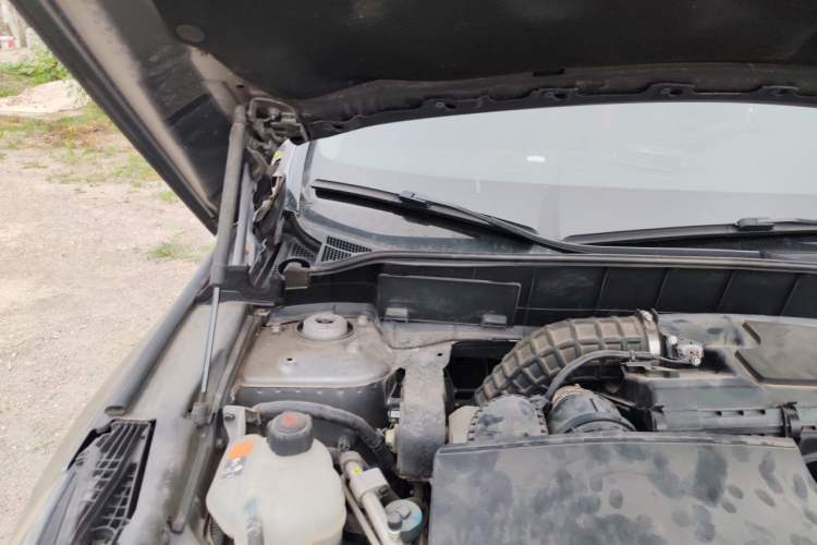 Used Infiniti QX50 2020 2.0T Two-Wheel Drive Fashion Edition Engine Bay Right