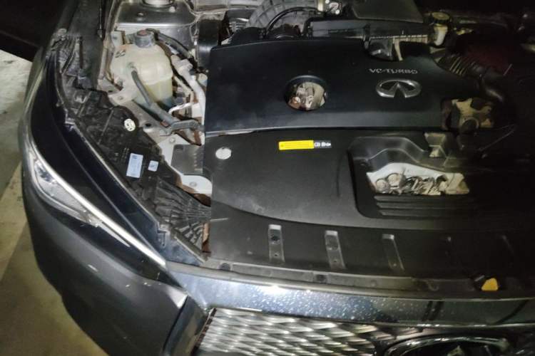 Used Infiniti QX50 2020 2.0T All-Wheel-Drive Elite Version Engine Bay Right