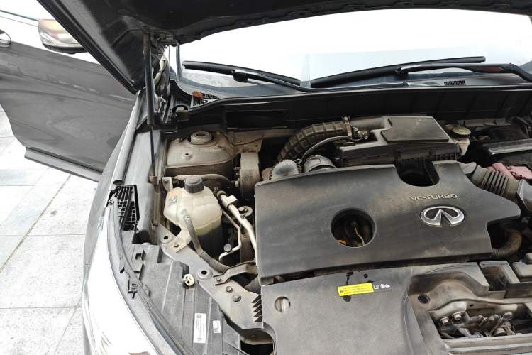 Used Infiniti QX50 2020 2.0T Four-Wheel Drive Navigation Edition Engine Bay Right