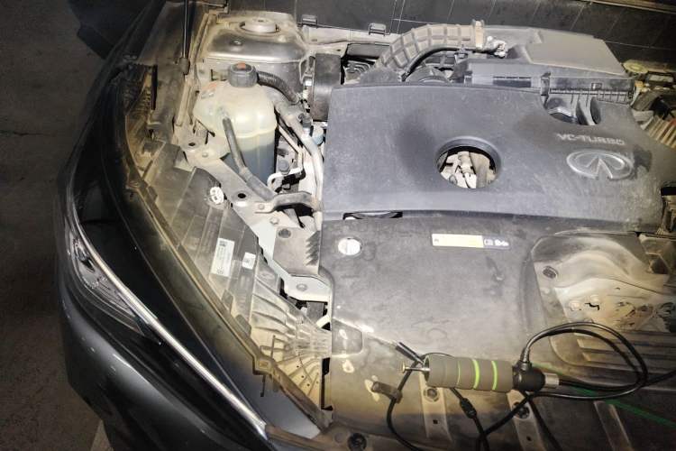 Used Infiniti QX50 2020 2.0T Two-Wheel Drive Fashion Edition Engine Bay Right