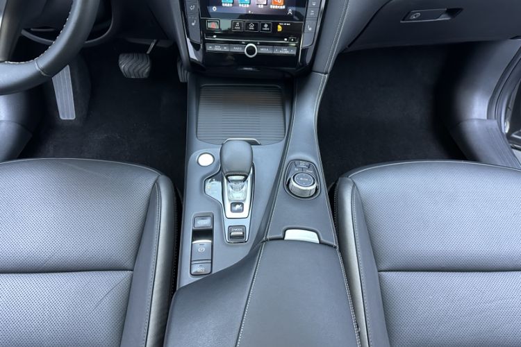 Used Infiniti QX50 2020 2.0T All-Wheel-Drive Elite Version Gear Lever