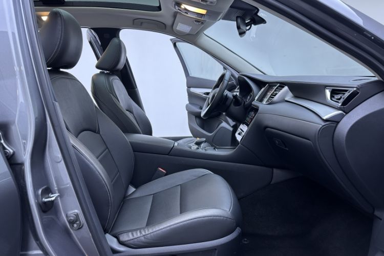Used Infiniti QX50 2020 2.0T All-Wheel-Drive Elite Version Interior 4