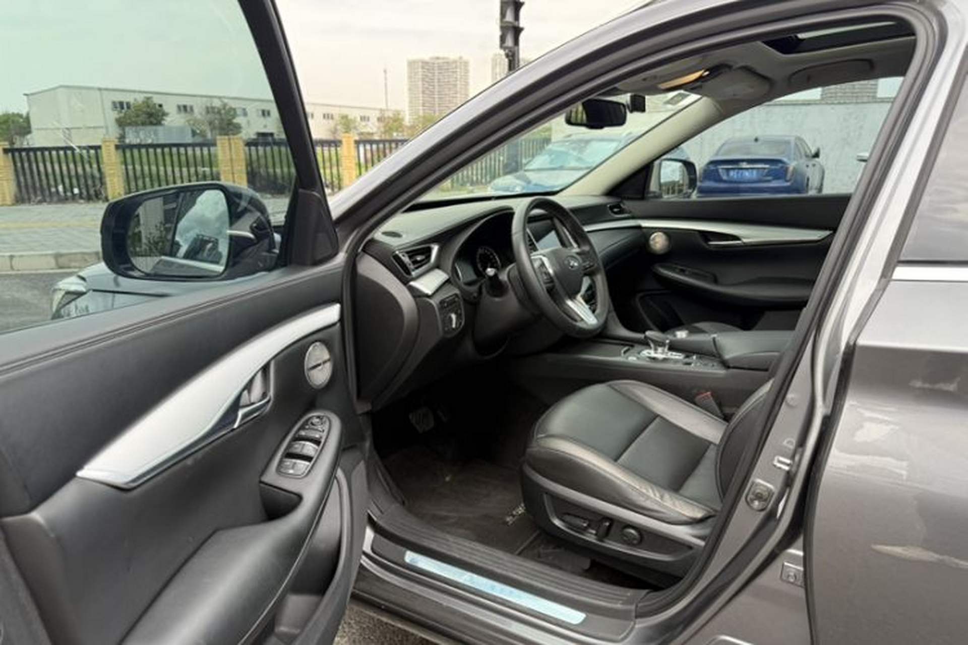Used Infiniti QX50 2020 2.0T All-Wheel-Drive Elite Version Left Front Seat