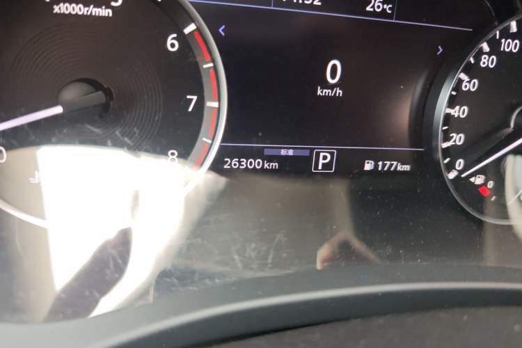 Used Infiniti QX50 2020 2.0T All-Wheel-Drive Elite Version Odometer Close Up