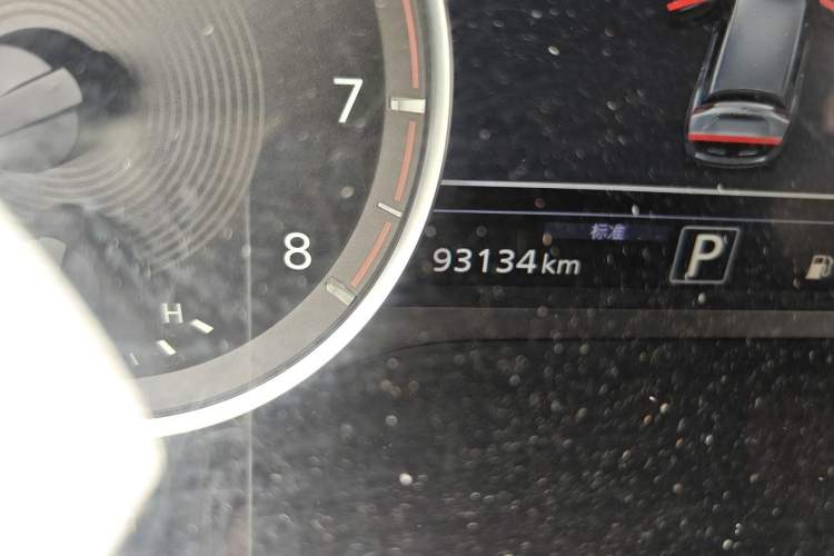 Used Infiniti QX50 2020 2.0T Four-Wheel Drive Navigation Edition Odometer Close Up