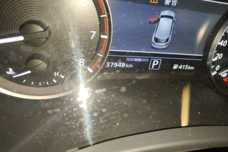Used Infiniti QX50 2020 2.0T Two-Wheel Drive Fashion Edition Odometer Close Up