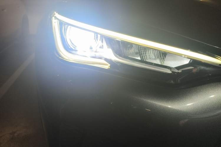 Used Infiniti QX50 2020 2.0T All-Wheel-Drive Elite Version Right Front Headlight