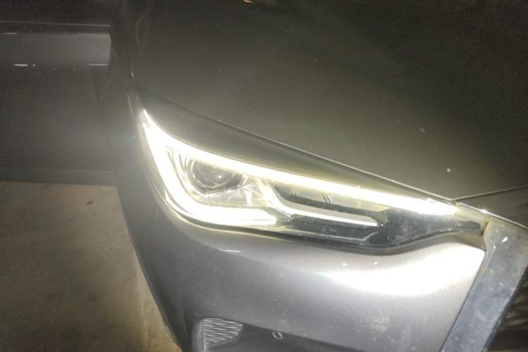 Used Infiniti QX50 2020 2.0T Two-Wheel Drive Fashion Edition Right Front Headlight