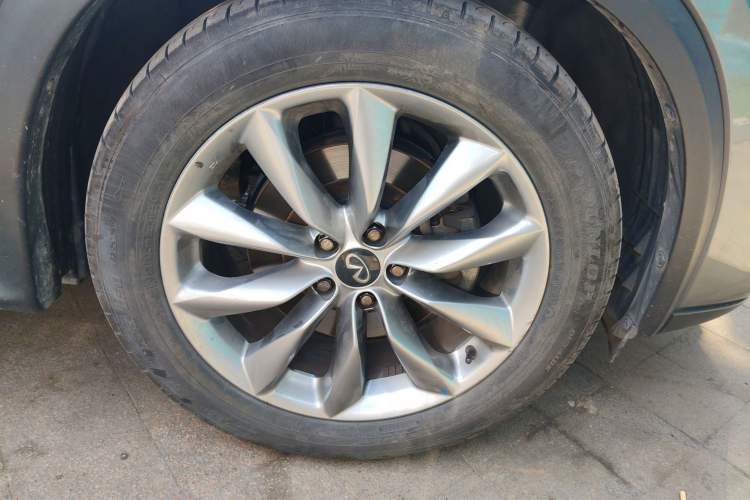 Used Infiniti QX50 2020 2.0T All-Wheel-Drive Elite Version Right Front Wheel Hub