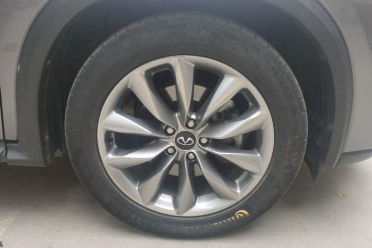 Used Infiniti QX50 2020 Revised Version 2.0T Two-Wheel Drive Fashion Edition Right Front Wheel Hub
