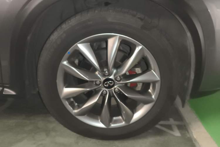 Used Infiniti QX50 2020 2.0T All-Wheel-Drive Elite Version Right Front Wheel Hub