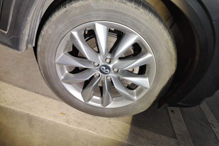 Used Infiniti QX50 2020 2.0T Two-Wheel Drive Fashion Edition Right Front Wheel Hub