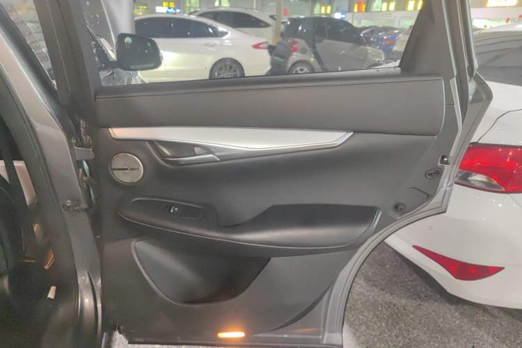 Used Infiniti QX50 2020 2.0T All-Wheel-Drive Elite Version Right Rear Door Interior