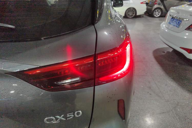Used Infiniti QX50 2020 2.0T All-Wheel-Drive Elite Version Right Rear Taillight