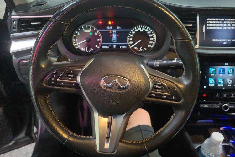 Used Infiniti QX50 2020 2.0T All-Wheel-Drive Elite Version Steering Wheel