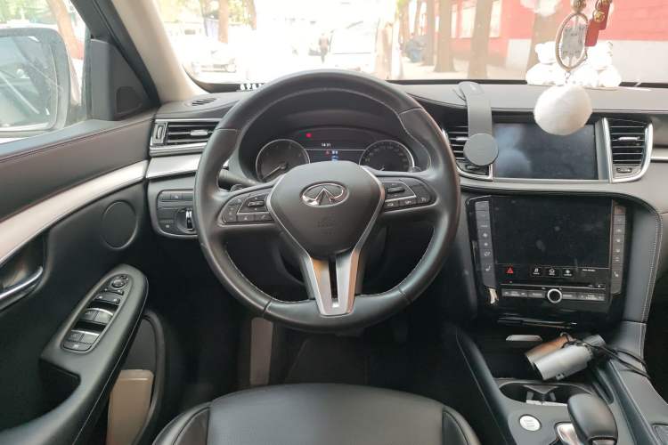 Used Infiniti QX50 2020 2.0T All-Wheel-Drive Elite Version Steering Wheel