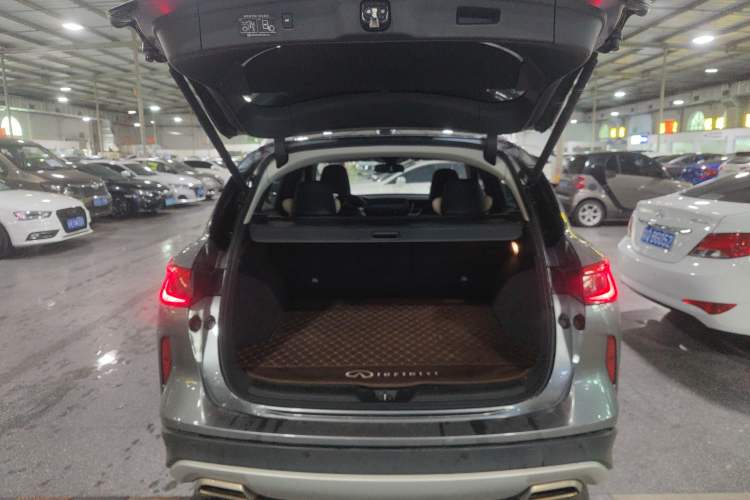 Used Infiniti QX50 2020 2.0T All-Wheel-Drive Elite Version Trunk