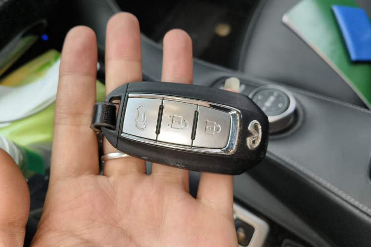 Used Infiniti QX50 2020 Revised Version 2.0T Two-Wheel Drive Elite Edition Vehicle Key