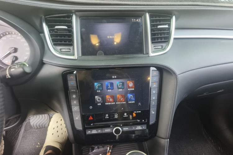 Used Infiniti QX50 2020 2.0T Two-Wheel Drive Fashion Edition Audio And AC Panel
